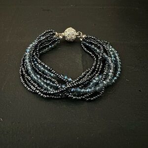 Elegant Navy and Silver Beaded Bracelet